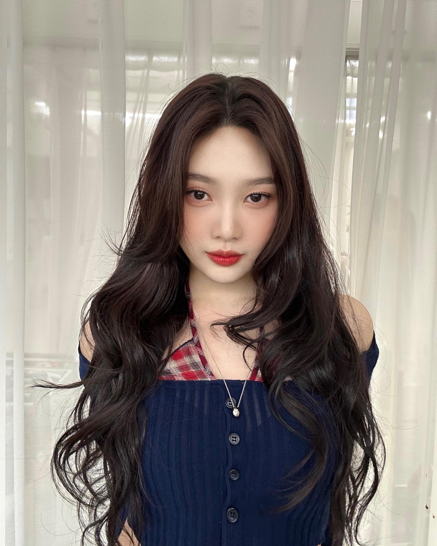 Chị em bỏ tóc thẳng đi, 5 kiểu tóc xoăn mùa đông vừa sang vừa amp;#34;ăn gianamp;#34; tuổi cực khéo - 8