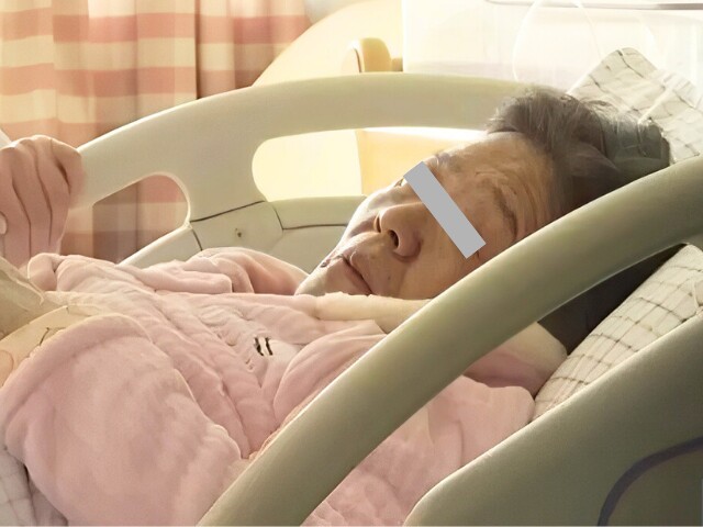 Sinh con muộn mang nhiều rủi ro đối với mẹ và bé - Ảnh minh hoạ.