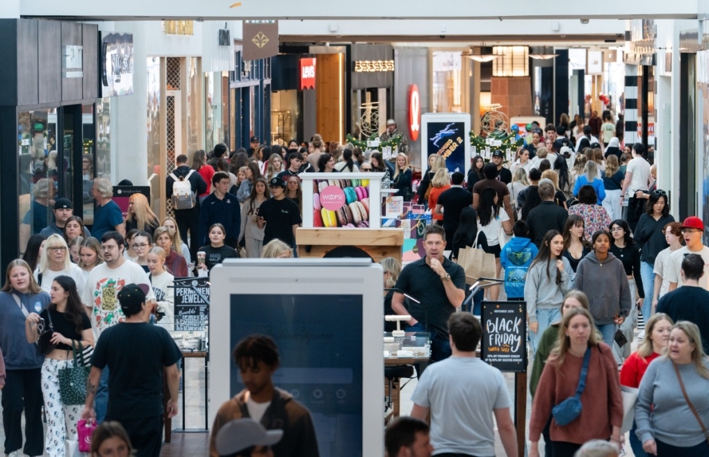 Trung tâm thương mại Scottsdale Fashion Square tại Scottsdale (Mỹ) ngày Black Friday năm 2024. Ảnh: Reuters