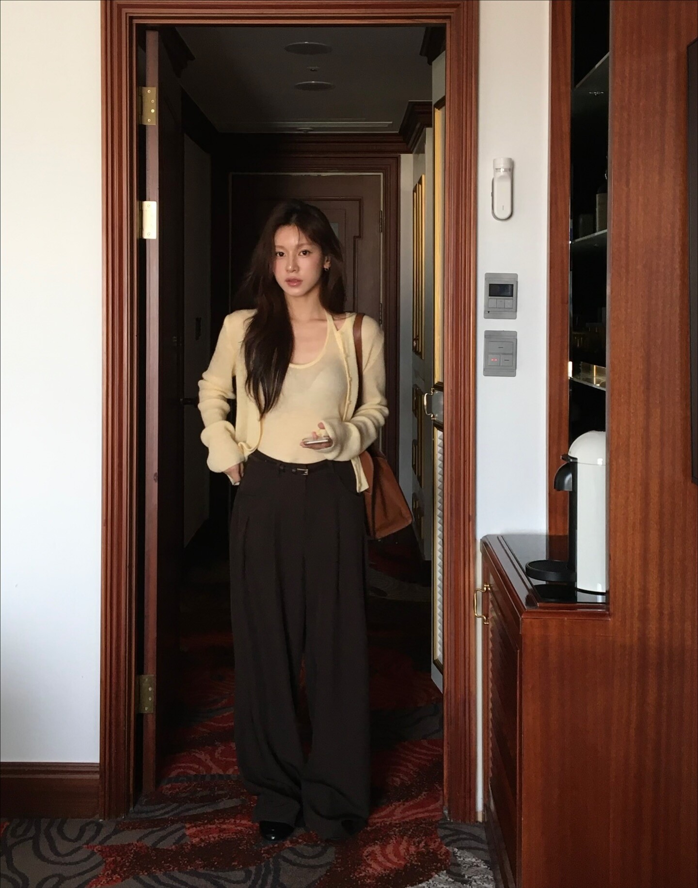 Áo len cứ phối với 2 kiểu quần này là đẹp amp;#34;bất bạiamp;#34;, diện đi đâu cũng chuẩn không phải bàn - 8