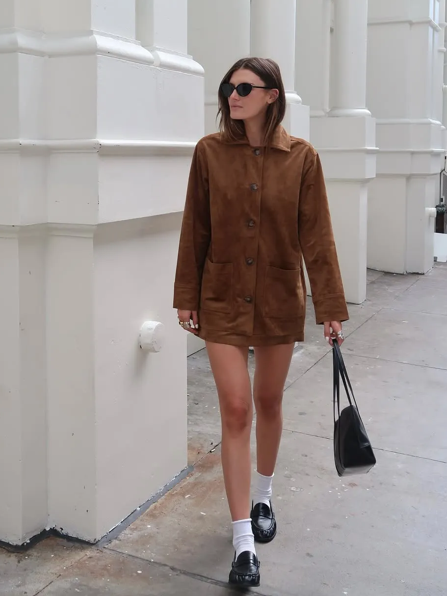 Phụ nữ U40 mùa đông nhất định phải có 4 kiểu giày này để mặc gì cũng sang, vừa tôn dáng lại nâng tầm phong cách - 7