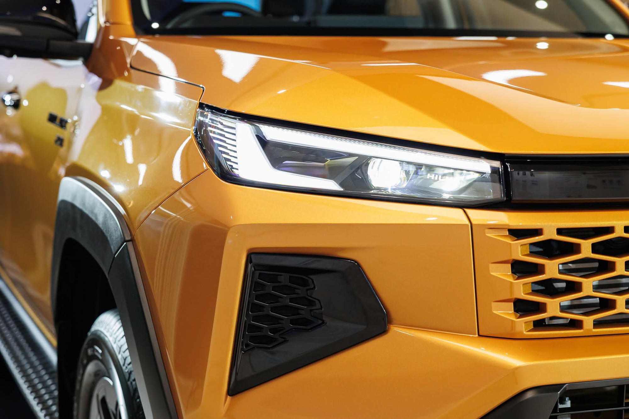 Đây là lý do Toyota Hilux 2026 vẫn 'bình mới rượu cũ': Hãng khẳng định người dùng không cần động cơ mạnh hơn- Ảnh 8.