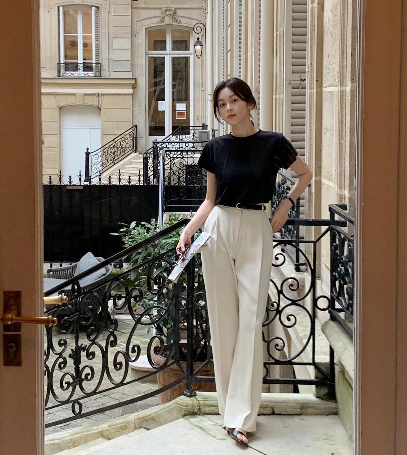 Nàng amp;#34;nấm lùnamp;#34; muốn diện quần âu cứ sắm ngay 4 kiểu này, bảo đảm amp;#34;tinh hoa hội tụamp;#34;, tôn dáng miễn bàn - 6