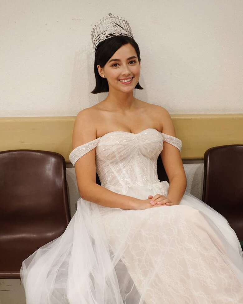 Tạ Gia Di được biết đến là Hoa hậu Hồng Kông năm 2020.