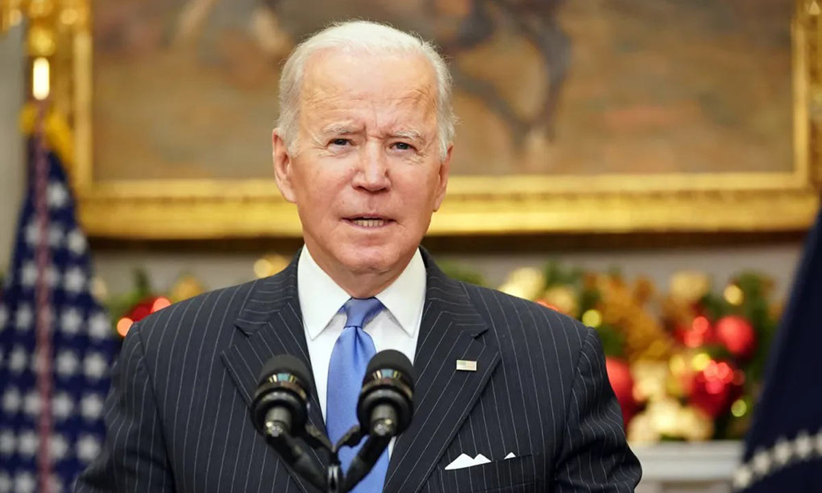 Tổng thống Mỹ Joe Biden phát biểu về chủng Omicron tại Nhà Trắng, thủ đô Washington hôm 29/11. Ảnh: NY Times.