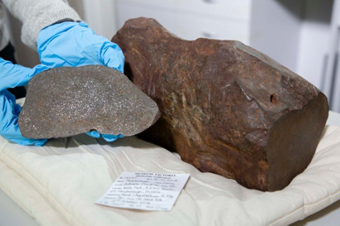 Thiên thạch nặng 17 kg được tìm thấy ở bang Victoria, Australia. Ảnh: Bảo tàng Melbourne