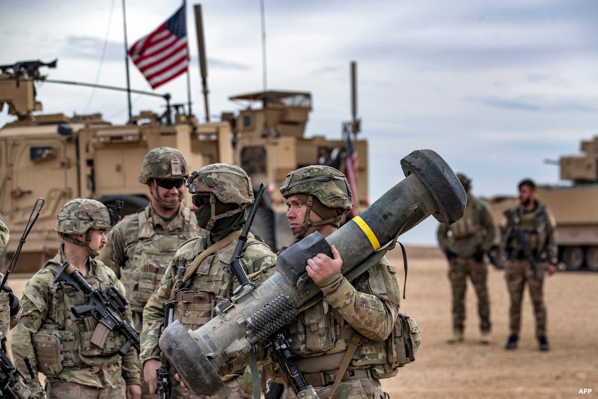 Quân đội Mỹ diễn tập tác chiến cùng đồng minh chống khủng bố Nhà nước Hồi giáo (IS) tự xưng vào ngày 7/12 gần biên giới Iraq - Syria. Ảnh: AFP.