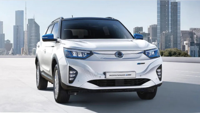 Ssangyong Korando e-Motion: Nội thất hiện đại nhưng ngoại hình khó cạnh tranh - Ảnh 2.