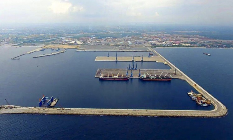 Cảng nước sâu Trung Quốc xây dựng lại và mở rộng ở thành phố Bata, Guinea Xích đạo. Ảnh: Weibo.