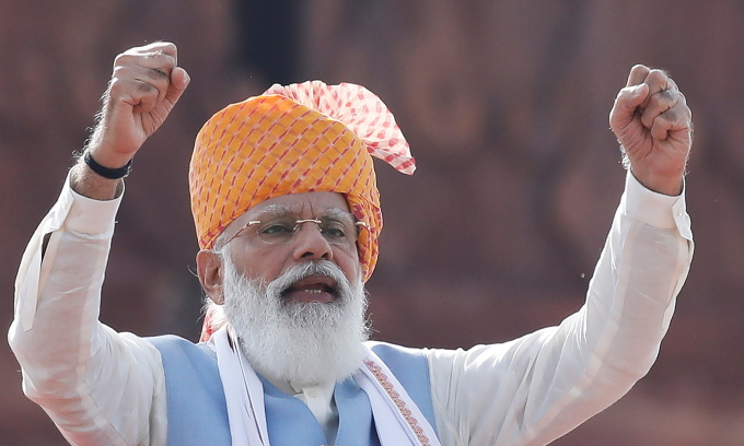 Thủ tướng Narendra Modi phát biểu trong lễ kỷ niệm quốc khánh Ấn Độ ở New Delhi ngày 15/8. Ảnh: Reuters.