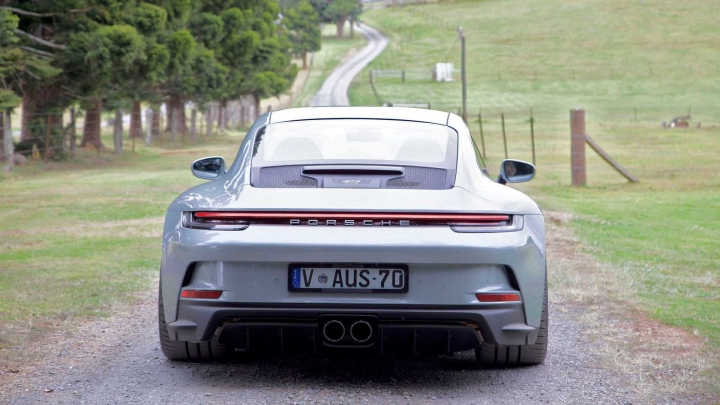 Porsche 911 GT3 Touring dành riêng cho thị trường Australia - 10