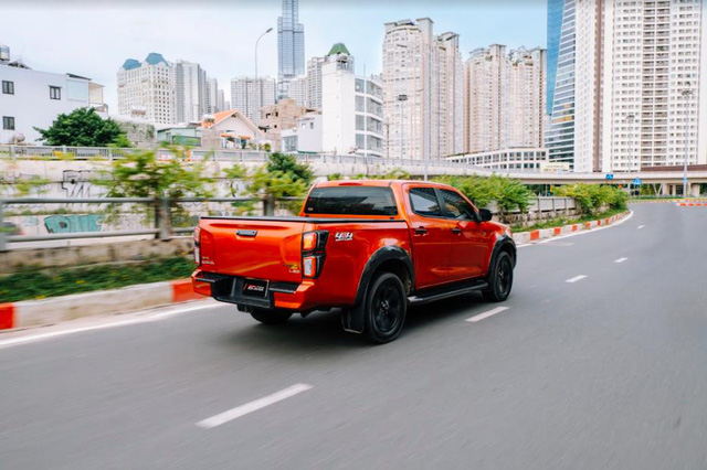 Isuzu D-MAX 2021 - Mẫu bán tải thú vị với chi phí hợp lý - Ảnh 1.