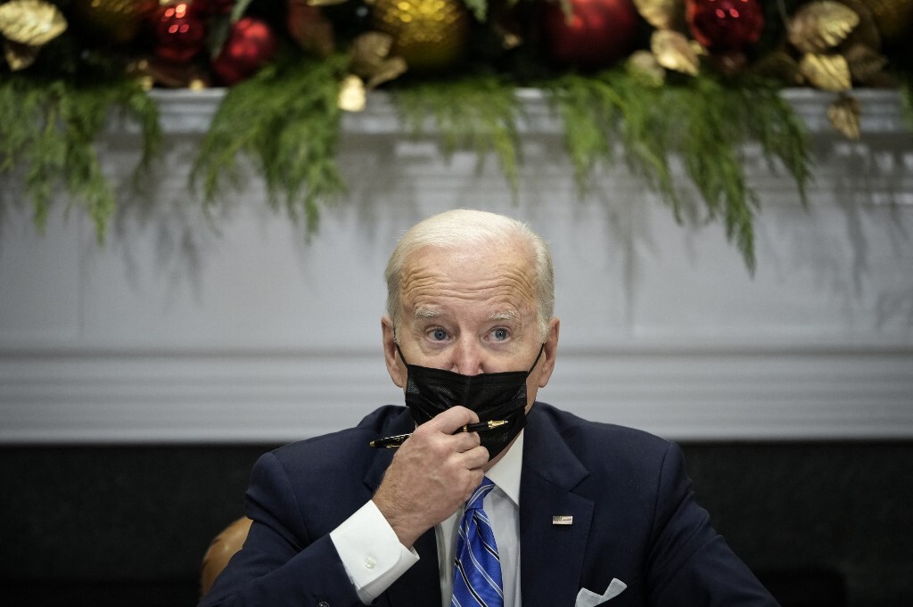 Tổng thống Mỹ Joe Biden tại cuộc họp với nhóm chuyên trách Covid-19 ở Nhà Trắng hôm 16/12. Ảnh: AFP.