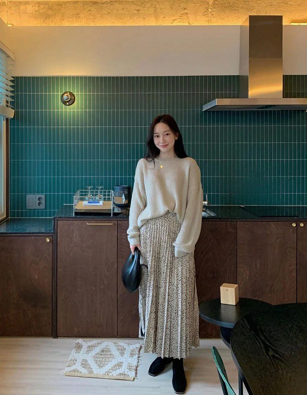 Chân váy xếp ly được diện nhiều dịp cuối năm, nàng ghim 10 công thức này để bắt trend ngay - 4