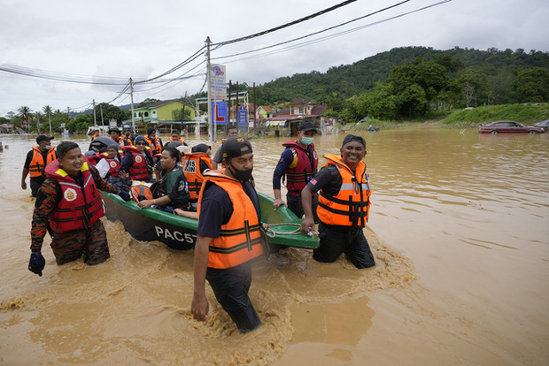Hơn 21.000 người phải sơ tán vì lũ lụt nghiêm trọng ở Malaysia - Ảnh 7.