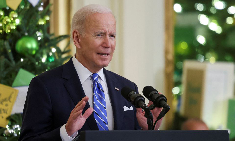 Tổng thống Mỹ Joe Biden phát biểu tại Nhà Trắng hôm 16/12. Ảnh: Reuters.