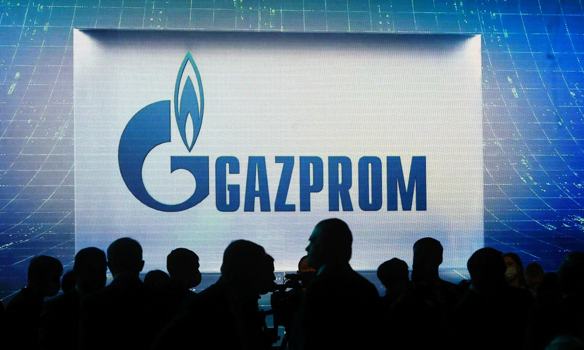 Logo của tập đoàn Gazprom tại Diễn đàn Khí đốt Quốc tế tại St. Petersburg, Nga hồi tháng 10. Ảnh: AFP.