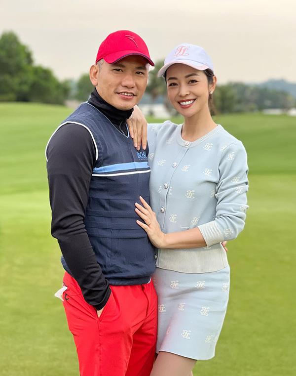 Jennifer Phạm và chồng thường cùng nhau đánh golf giải trí, rèn sức khỏe. Ảnh: Facebook Jennifer Phạm