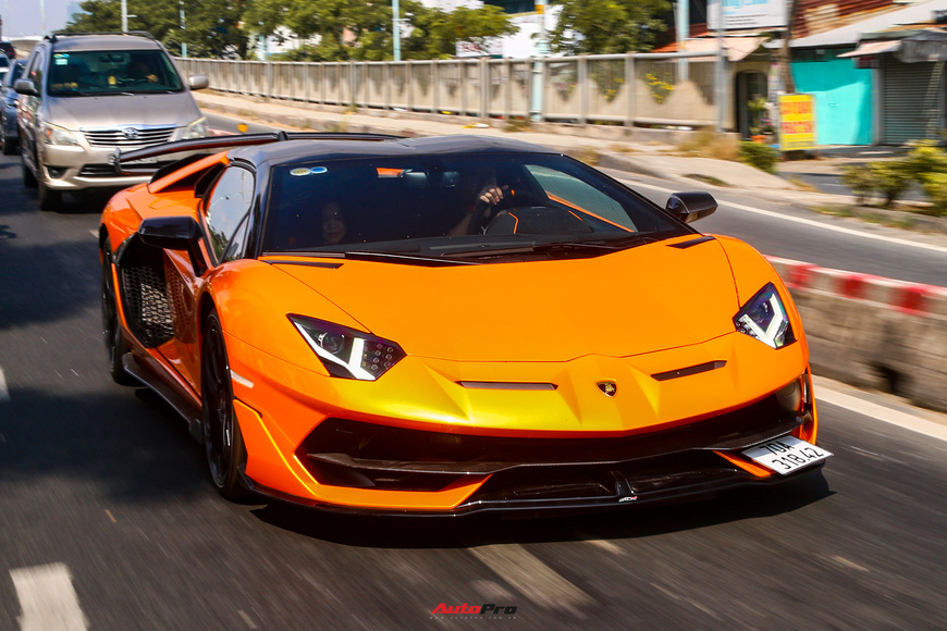 Cận cảnh Lamborghini Aventador SVJ Roadster đầu tiên ra biển trắng tại Việt Nam, tiền đóng thuế trước bạ chắc chắn đủ mua thêm chiếc BMW - Ảnh 12.