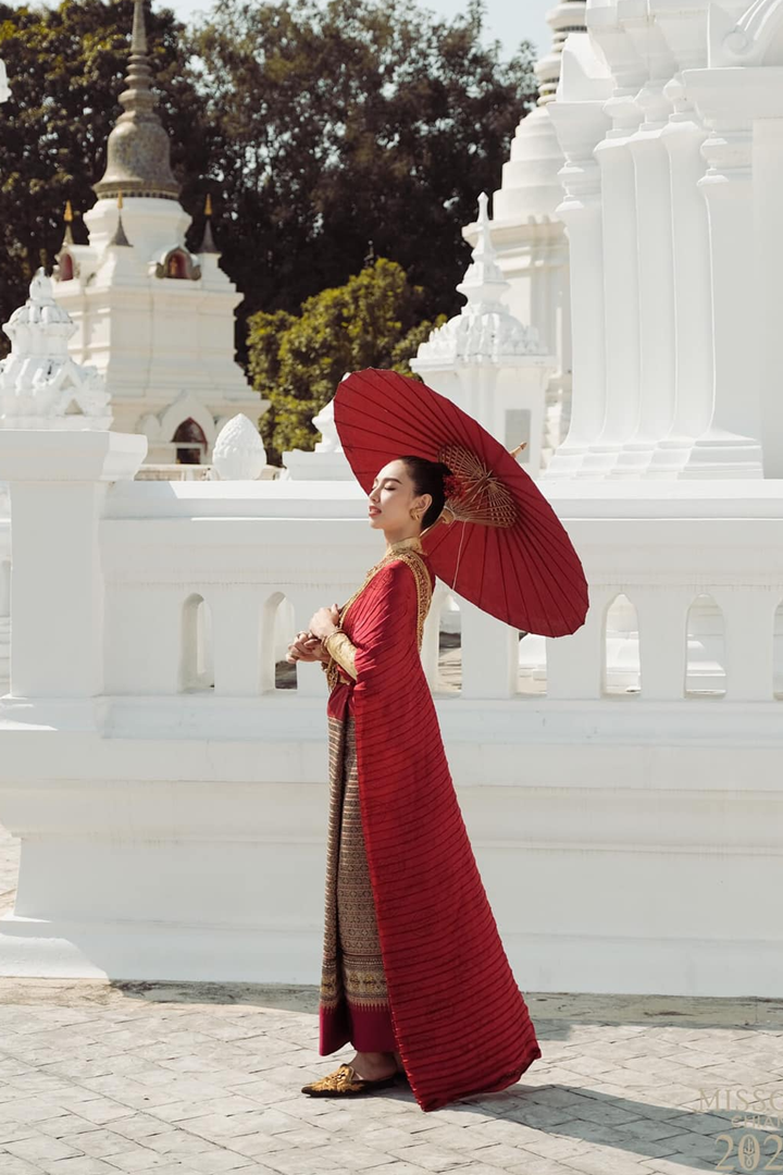 Êkíp Thùy Tiên cho biết ngoài những trang phục của xứ chùa vàng, sắp tới Thùy Tiên cũng sẽ diện áo dài ở một số hoạt động khác để khéo léo quảng bá văn hóa nước nhà.