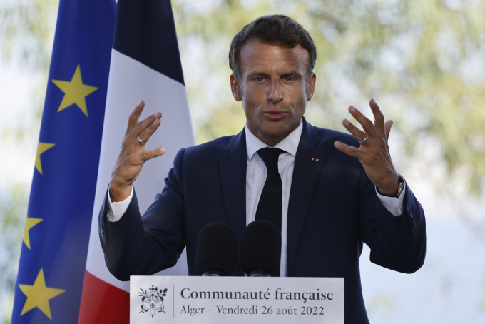 Tổng thống Pháp Emmanuel Macron tại Algiers hôm 26/8. Ảnh: AFP.