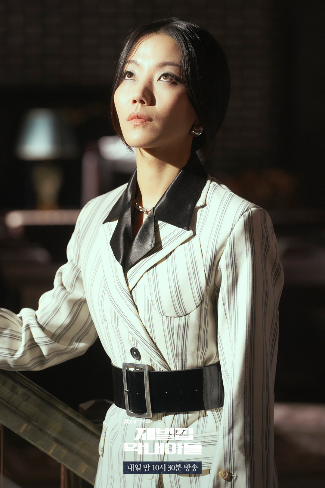 Đối thủ của Song Joong Ki trong Cậu Út Nhà Tài Phiệt: Tưởng ai xa lạ nào ngờ toàn người ở sát cạnh bên - Ảnh 7.