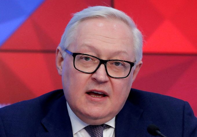 Thứ trưởng Ngoại giao Nga Sergey Ryabkov phát biểu trong cuộc họp báo ở Moskva hồi tháng 2/2019. Ảnh: Reuters.