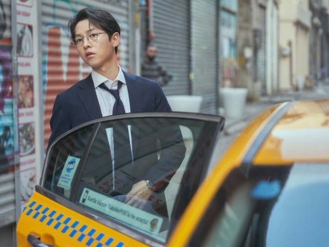 Dưới ống kính người qua đường, Song Joong Ki lộ diện mạo U40, không nhận ra amp;#34;cậu útamp;#34; nhà tài phiệt - 6