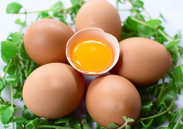 Ăn lòng đỏ trứng có tốt cho sức khỏe không? | Vinmec