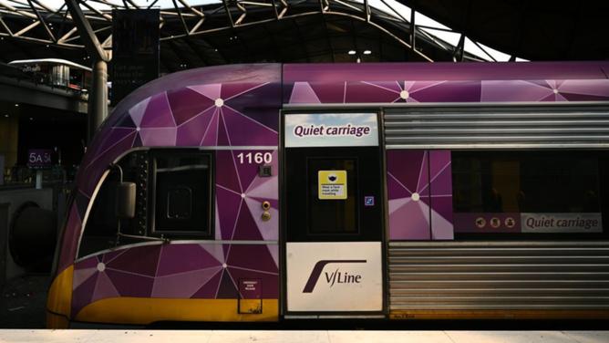 Travel on trains and other public transport will be free on Christmas Day and New Year's Eve. (Joel Carrett/AAP PHOTOS)