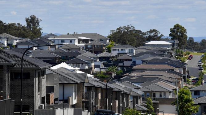 House prices suffered the fastest quarterly decline on record in 2022 after last year's growth. (Bianca De Marchi/AAP PHOTOS)