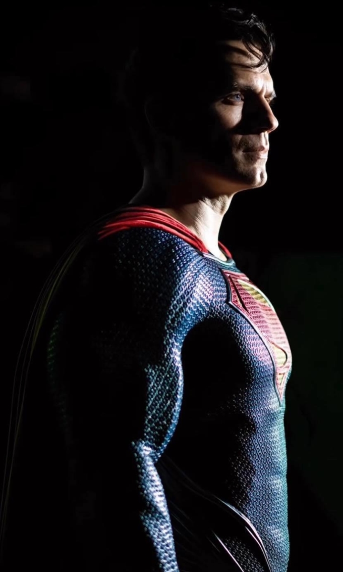 Henry Cavill đăng ảnh diện trang phục Superman thông báo sự trở lại với vai diễn hồi tháng 10. Ảnh: Henry Cavill Instagram