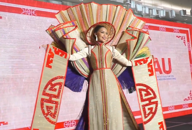 Ngọc Châu đọ sắc cùng dàn mỹ nhân, lần đầu trình diễn trang phục dân tộc thi Miss Universe - Ảnh 14.