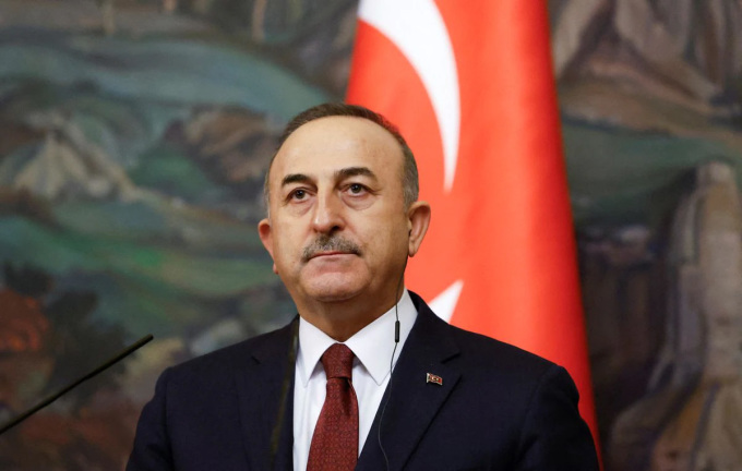 Ngoại trưởng Thổ Nhĩ Kỳ Mevlut Cavusoglu họp báo sau cuộc gặp Ngoại trưởng Nga Sergei Lavrov tại Moskva hồi tháng 3. Ảnh: Reuters.