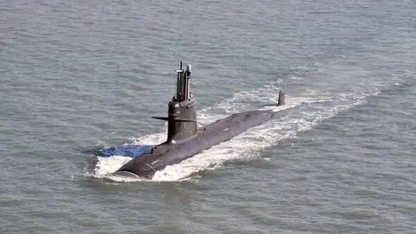 Hai quan An Do tiep nhan tau ngam lop Scorpene thu 5 hinh anh 1