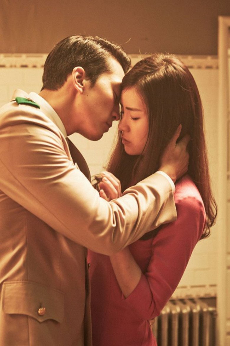 amp;#34;Ác nữamp;#34; tát sưng mặt Song Hye Kyo hoá ra từng gian díu với tình cũ Lưu Diệc Phi trong phim 19+ - 13
