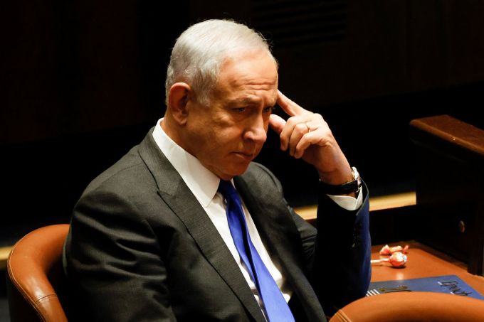 Ông Benjamin Netanyahu dự cuộc họp tại quốc hội ở Jerusalem ngày 28/12. Ảnh: Reuters.