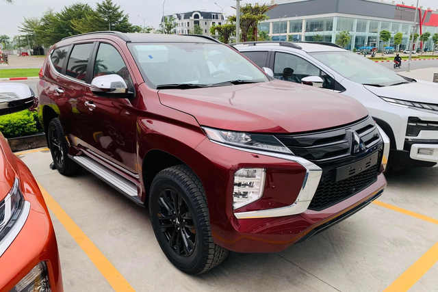 Mitsubishi chơi lớn, khuyến mãi toàn bộ xe tháng cuối năm: Pajero Sport giảm hơn 136 triệu, Outlander lăn bánh rẻ hơn niêm yết - Ảnh 2.