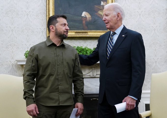 Tổng thống Mỹ Joe Biden (trái) tiếp người đồng cấp Ukraine Zelensky tại Nhà Trắng ngày 21/9. Ảnh: Reuters