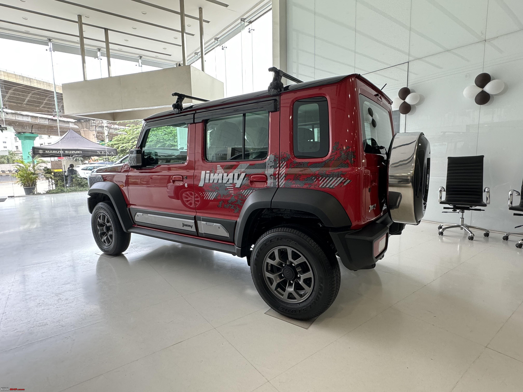 Suzuki Jimny chưa chốt ra mắt Việt Nam đã có bản mới: Rẻ hơn nhưng trông chất hơn, sản xuất giới hạn- Ảnh 6.