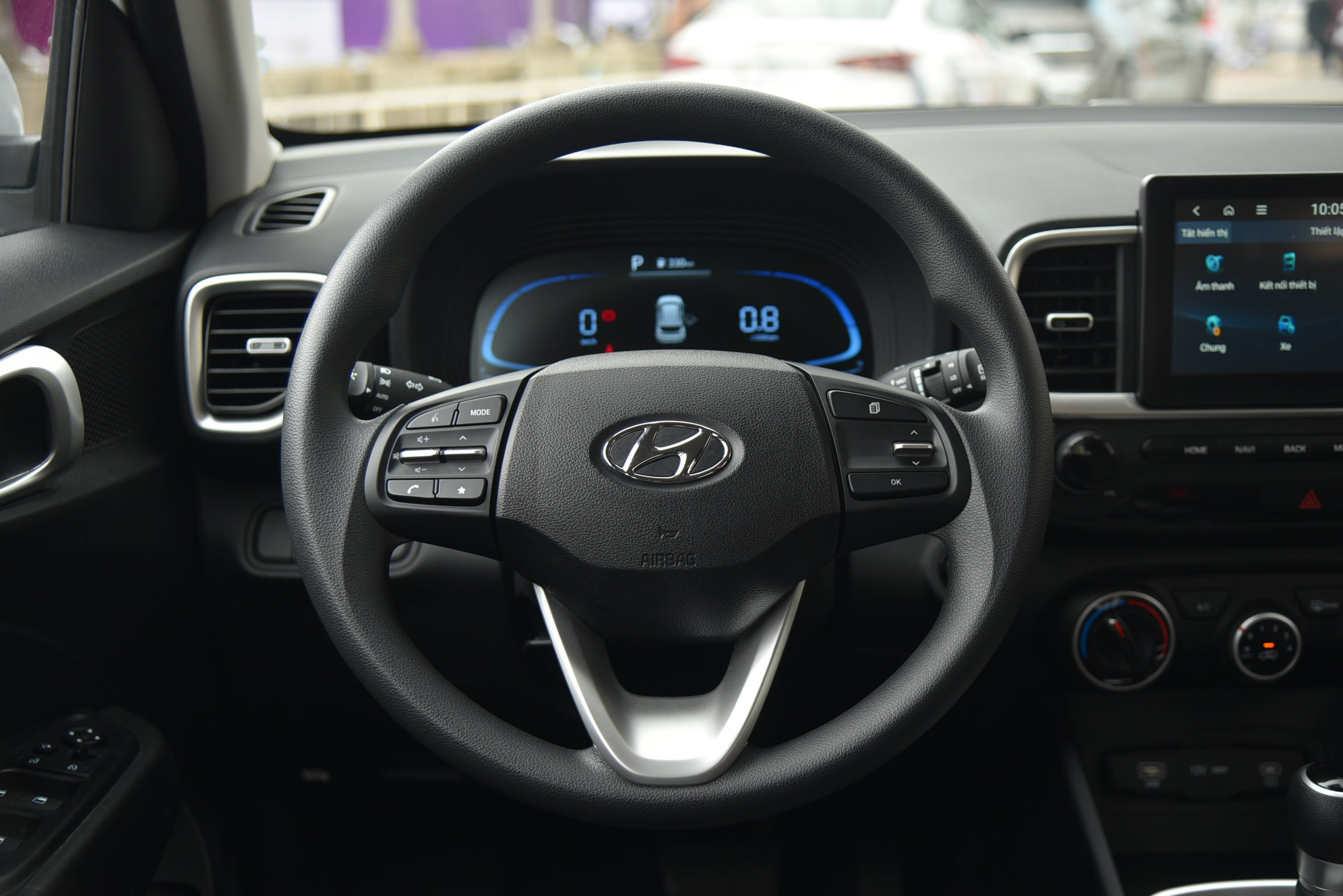 Ngồi thử Hyundai Venue phiên bản tiêu chuẩn: Rẻ hơn 40 triệu đồng, trang bị không khác biệt nhiều - Ảnh 9.