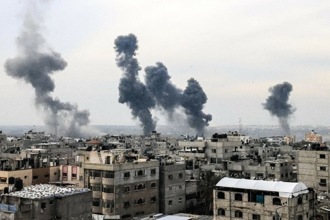 Khói bốc lên sau cuộc không kích của Israel vào Dải Gaza ngày 20/12. Ảnh: Times of Israel