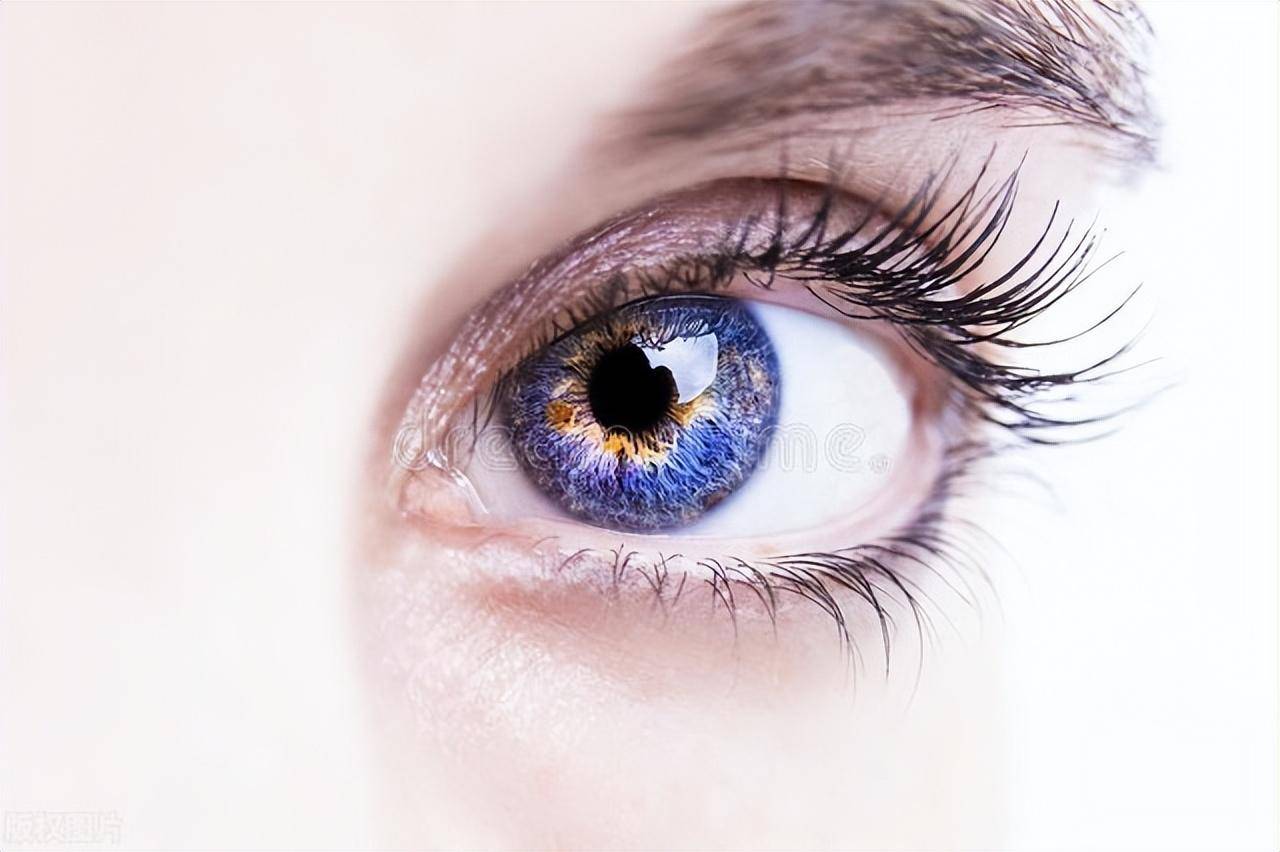 Trắc nghiệm tâm lý: Ánh mắt nào khiến bạn thấy bất an nhất? - 4