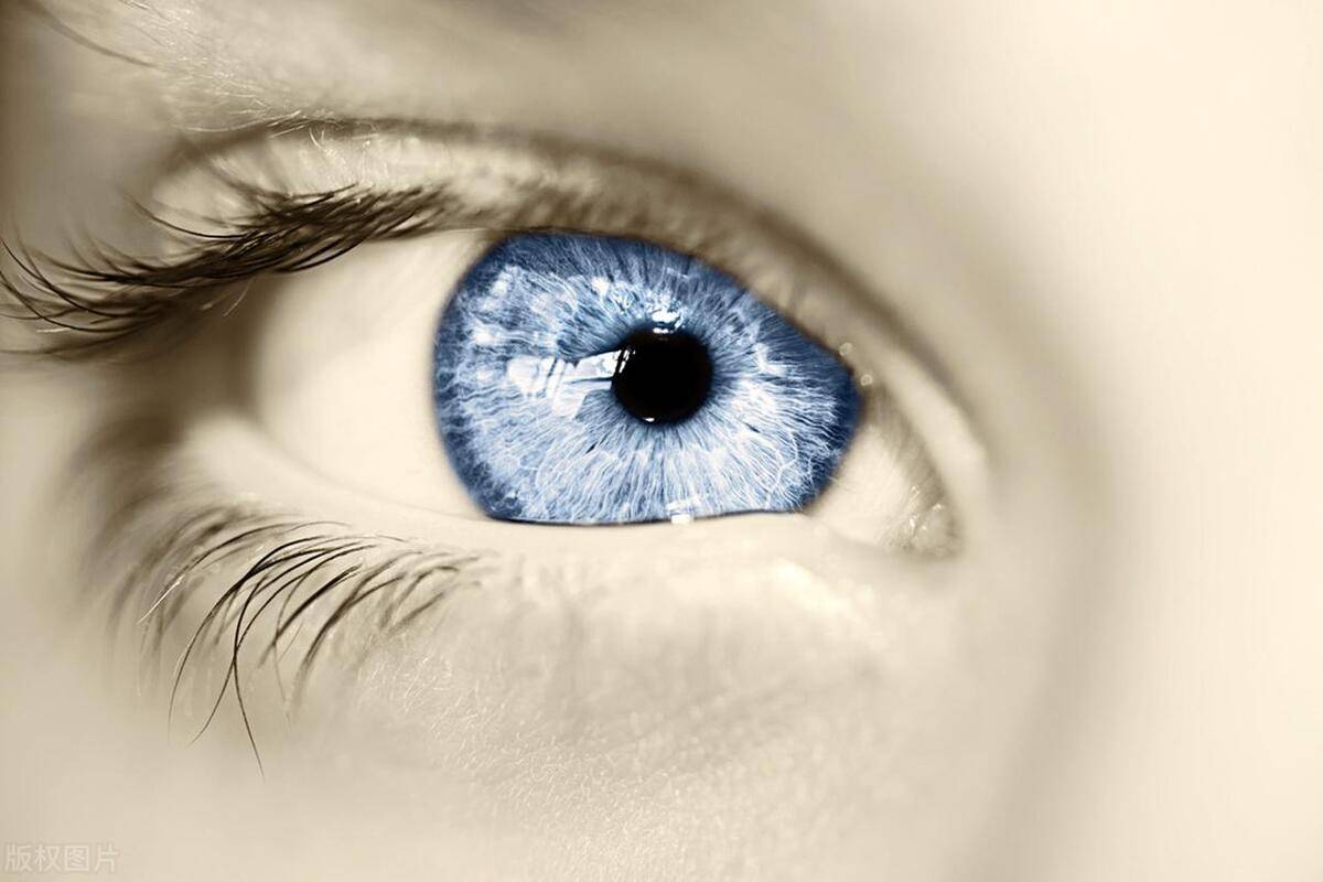 Trắc nghiệm tâm lý: Ánh mắt nào khiến bạn thấy bất an nhất? - 5