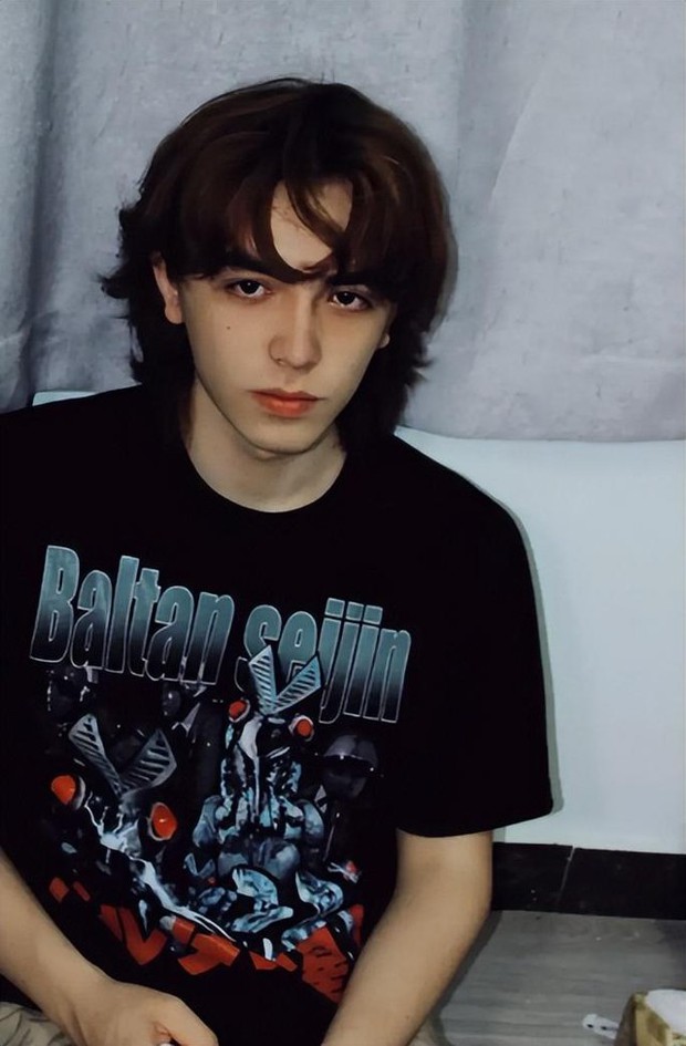 Nam sinh đẹp trai nhất Thanh Hoa 5 lần 7 lượt từ chối vào showbiz, nhan sắc chuẩn xé sách bước ra - Ảnh 2.