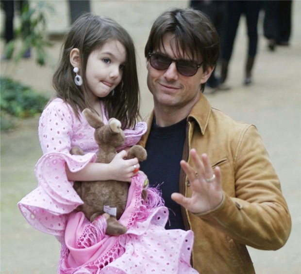 Hơn 1 thập kỷ từ ngày bị bố bỏ rơi, chỉ 1 chi tiết đặc biệt đã cho thấy con gái Tom Cruise được mẹ dạy dỗ tốt đến nhường nào! - Ảnh 1.