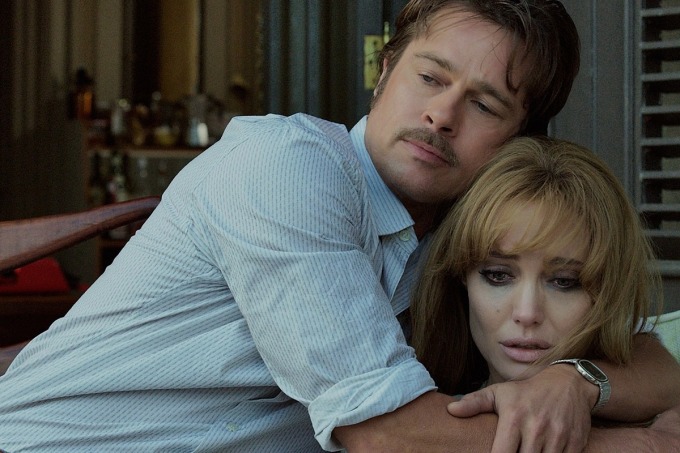 Angelina Jolie và Brad Pitt trong phim By The Sea. Ảnh: Universal Pictures