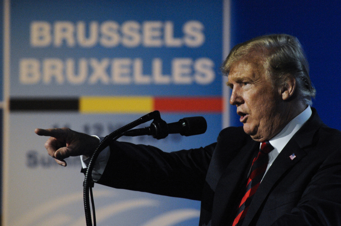 Ông Donald Trump họp báo tại trụ sở NATO, Brussels, Bỉ, ngày 12/7/2018. Ảnh: AFP