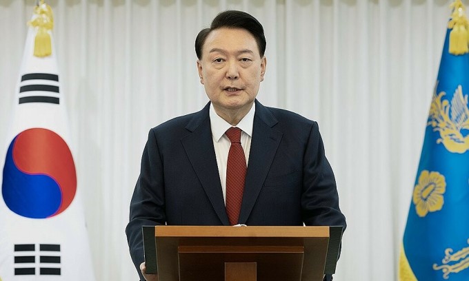 (Seoul = Yonhap News) Reporter Sang-gyun Han = President Yoon Seok-yeol is giving a national address at his official residence in Hannam-dong on the 14th after his impeachment motion was passed in the National Assembly. 2024.12.14 [Provided by the Office of the President. Resale and DB prohibited]