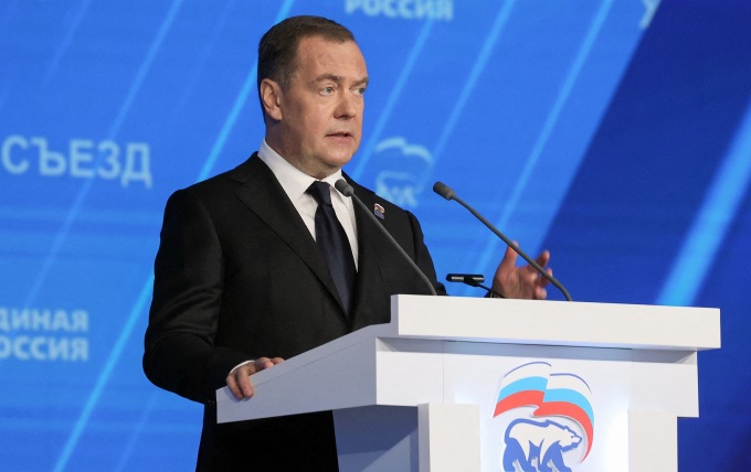 Phó chủ tịch Hội đồng An ninh Nga Dmitry Medvedev phát biểu tại đại hội đảng Nước Nga Thống nhất ở Moskva ngày 14/12. Ảnh: Sputnik